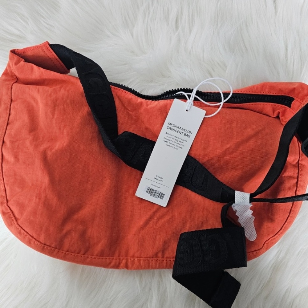 NWT BAGGU 🎃🧡Medium Crescent Bag Nasturtium“ Discontinued”🧡🔶🎃